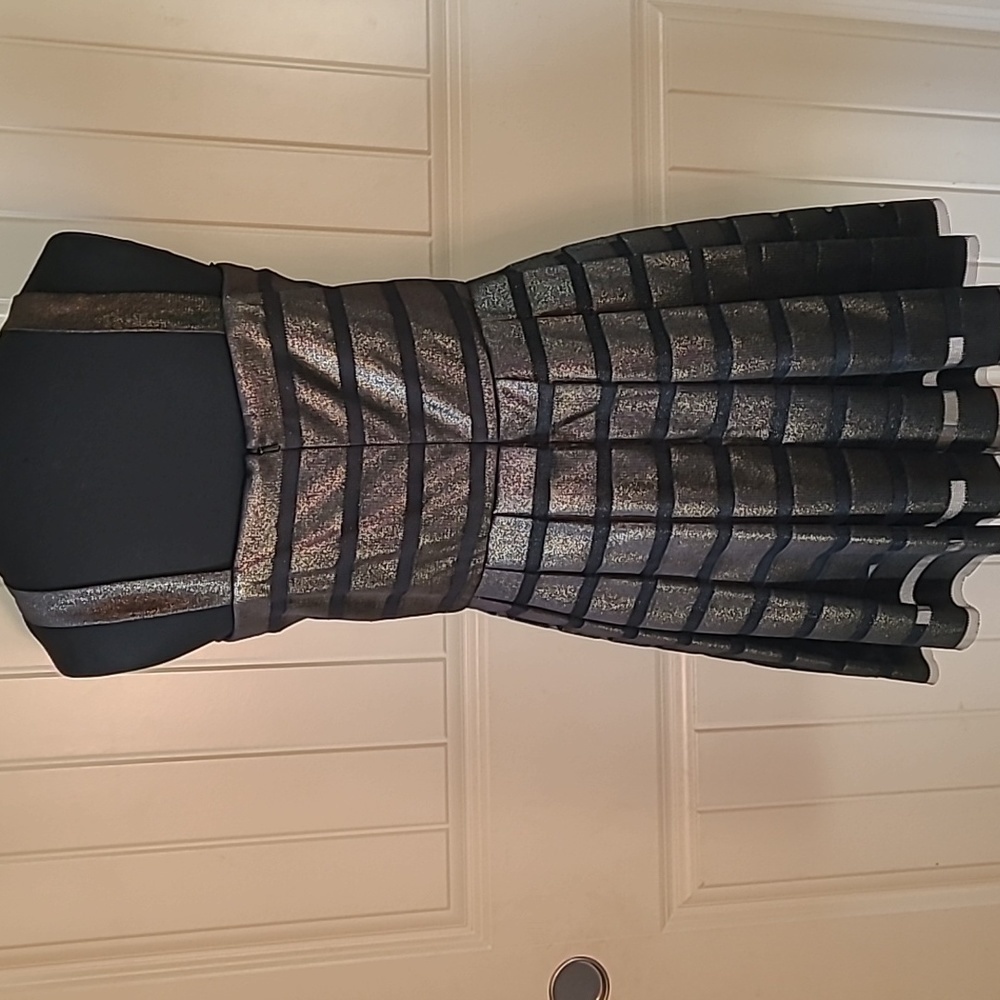 Cachet Gold Metallic Mini Dress 8 - Picture 4 of 7